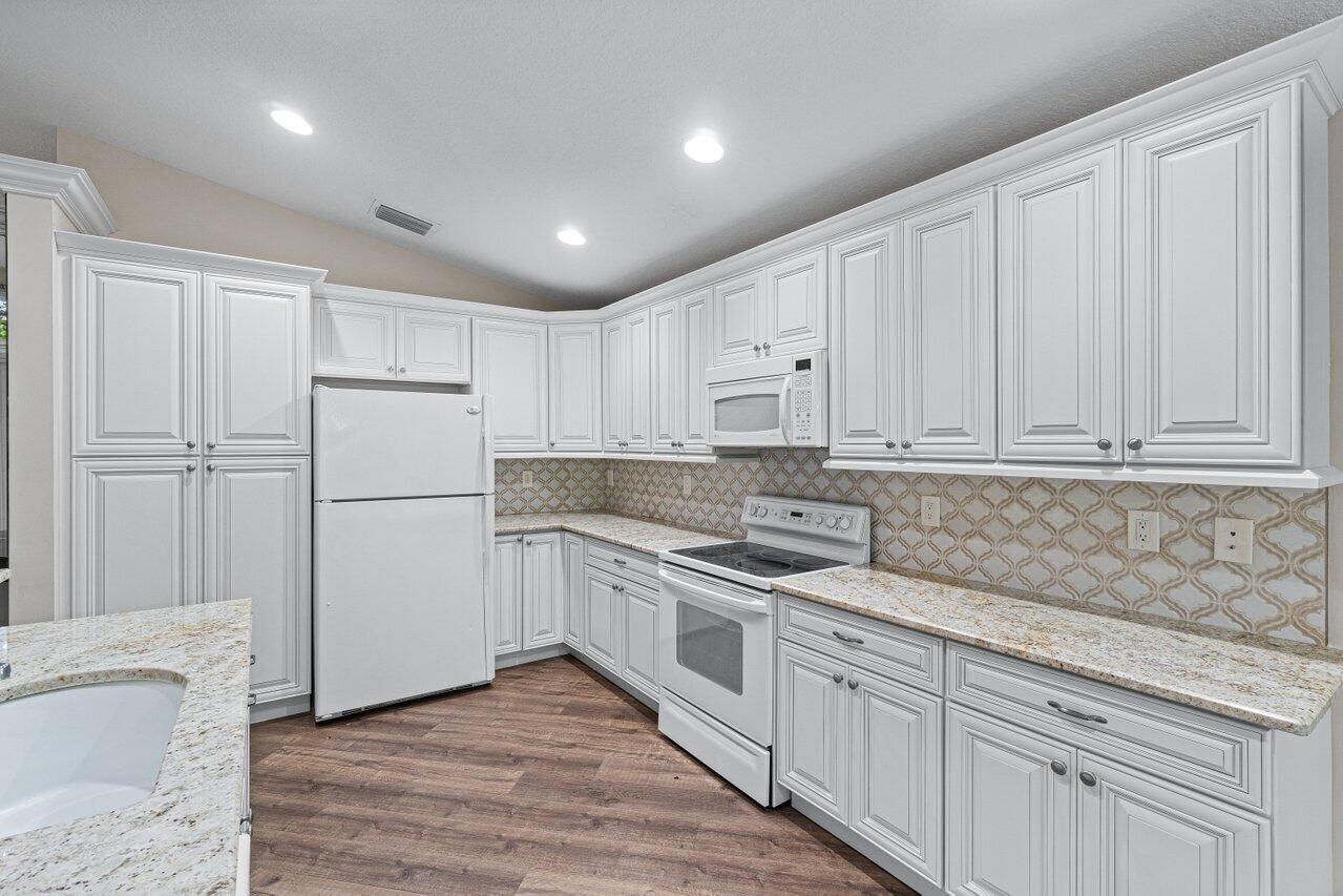 7916 Seagrape Shores Drive ()