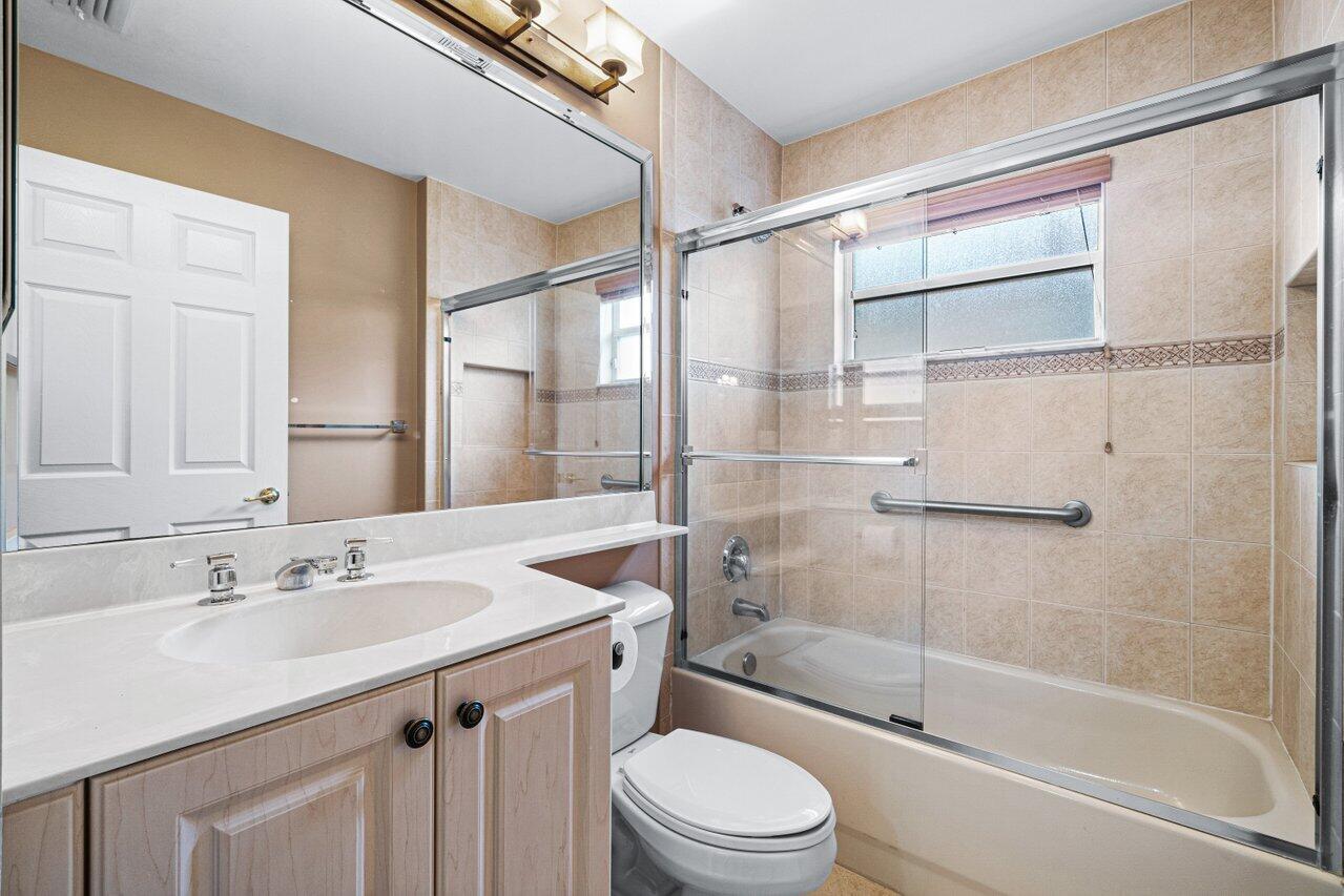 7916 Seagrape Shores Drive ()