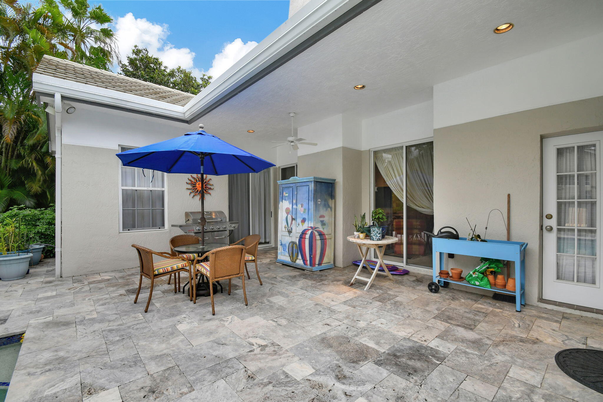 2773 Hampton Circle S