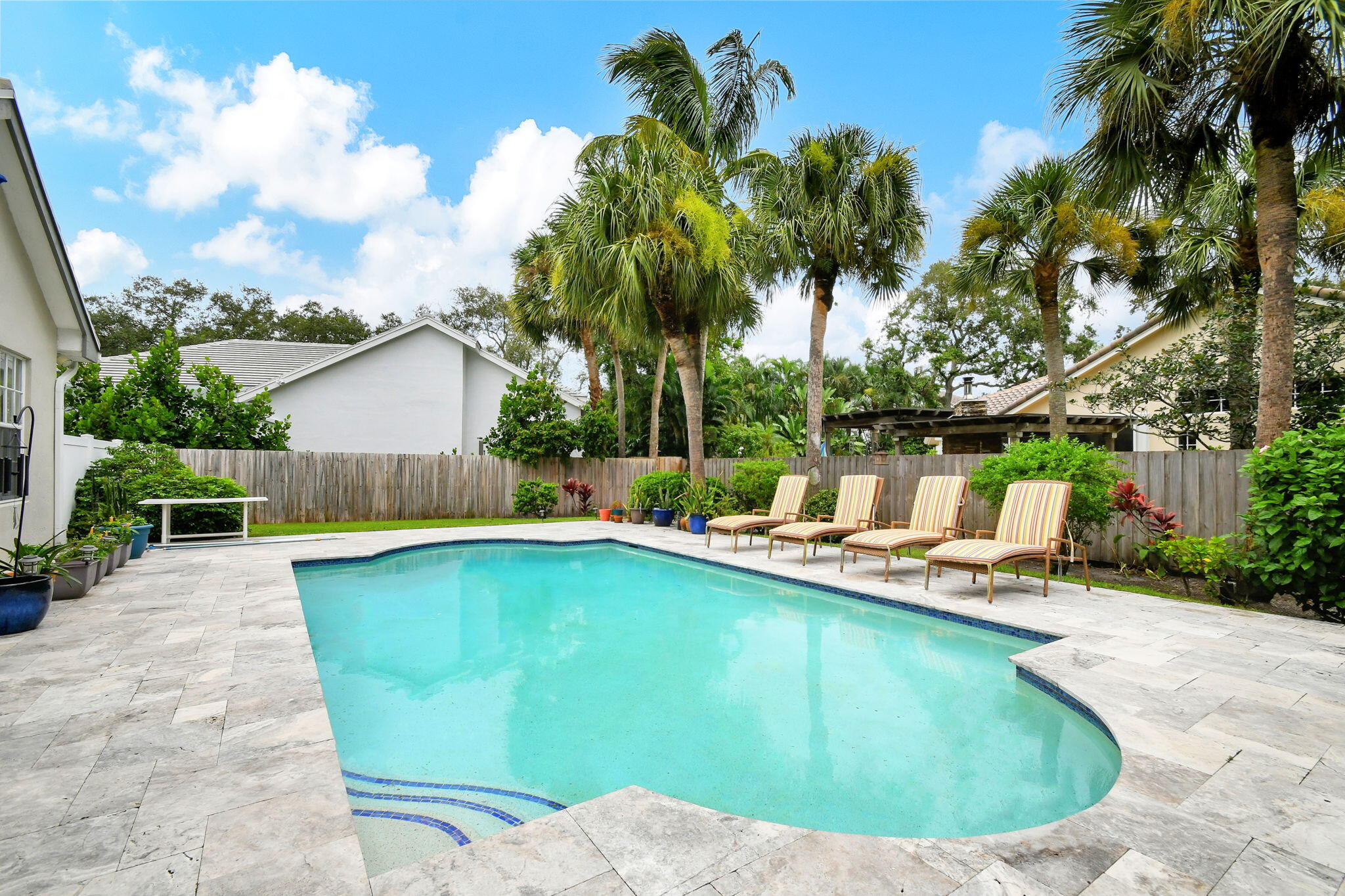 2773 Hampton Circle S