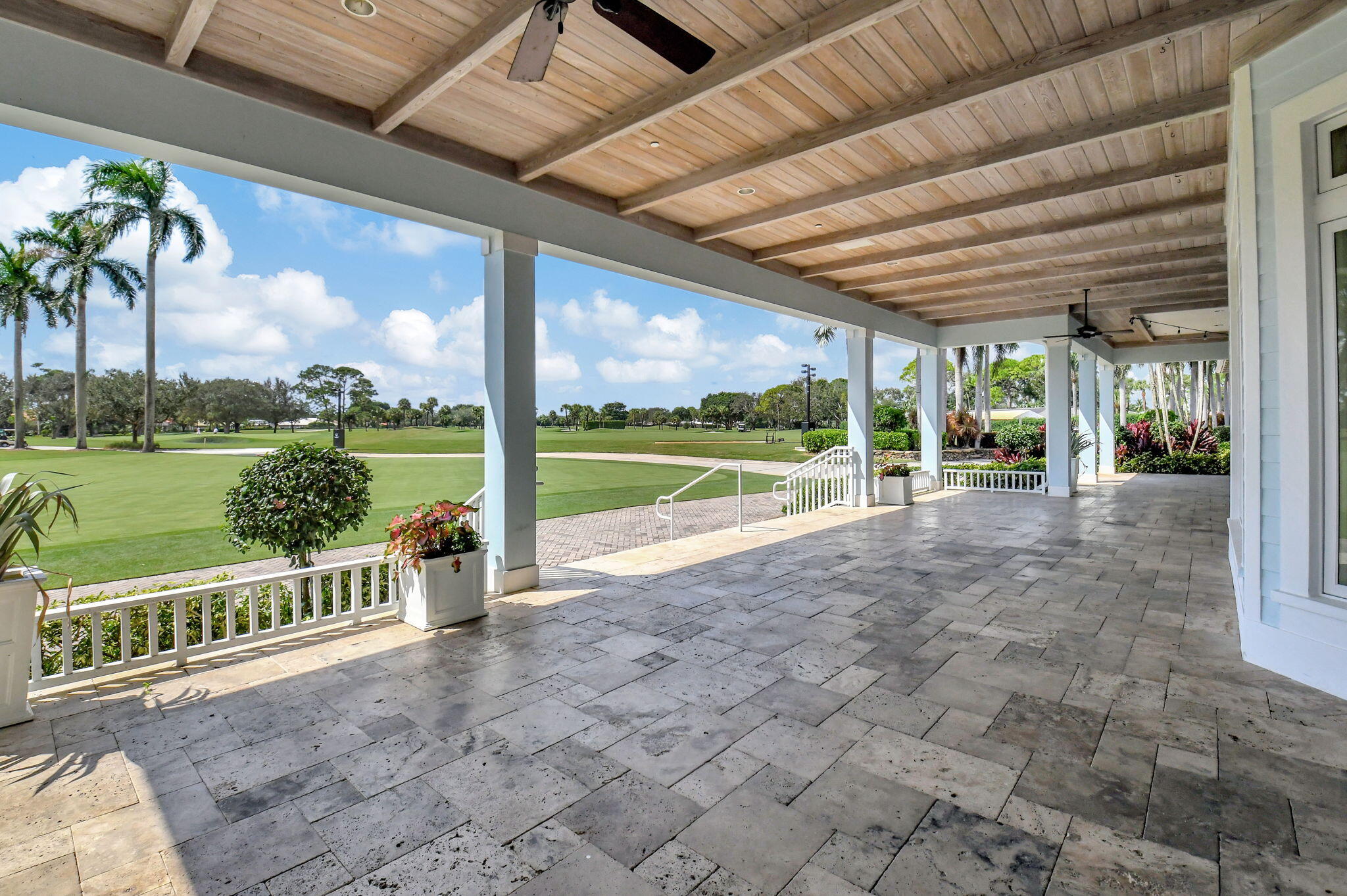 11601 N Lake Drive 10 Garden