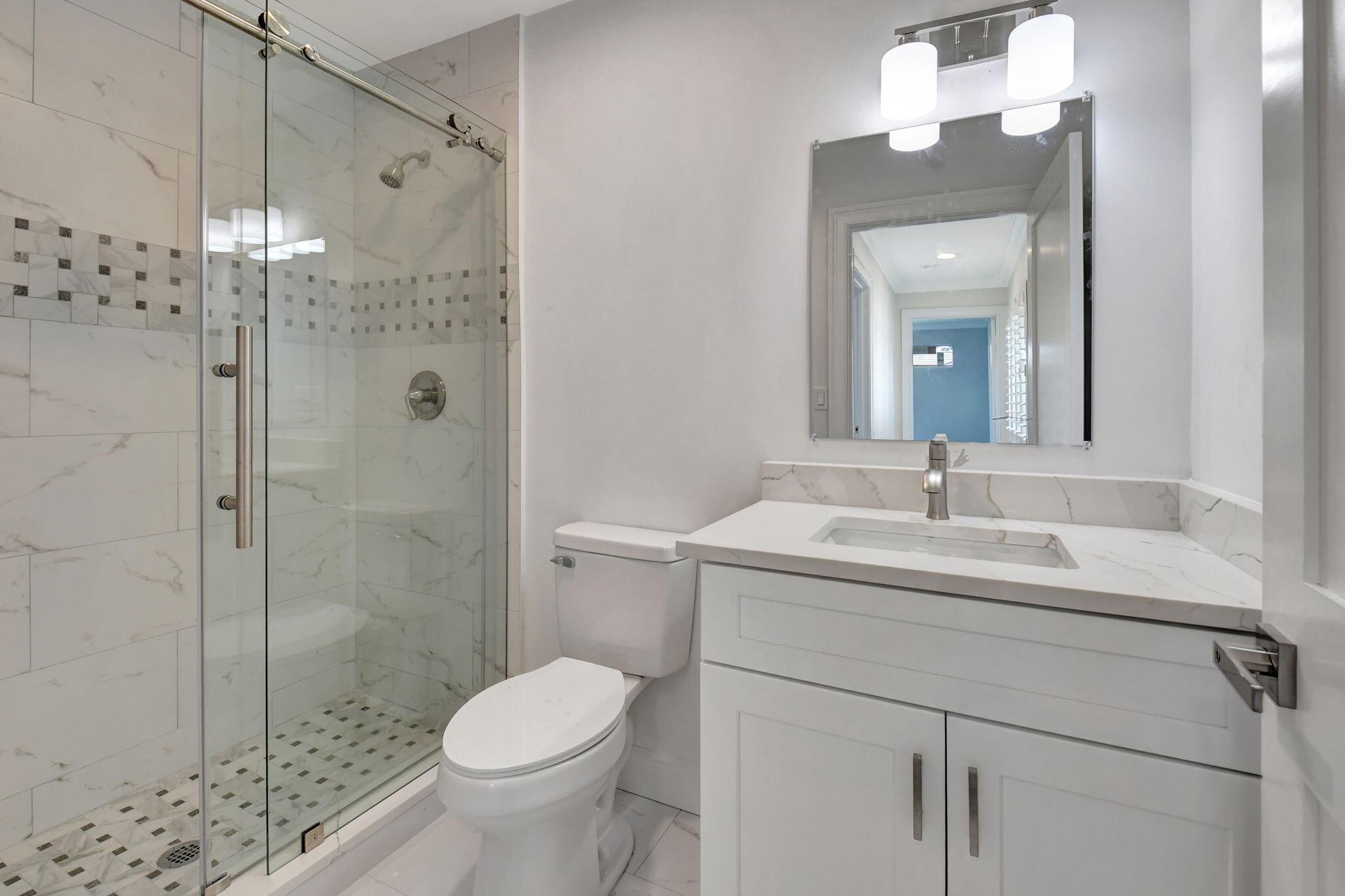 11601 N Lake Drive 10 Garden