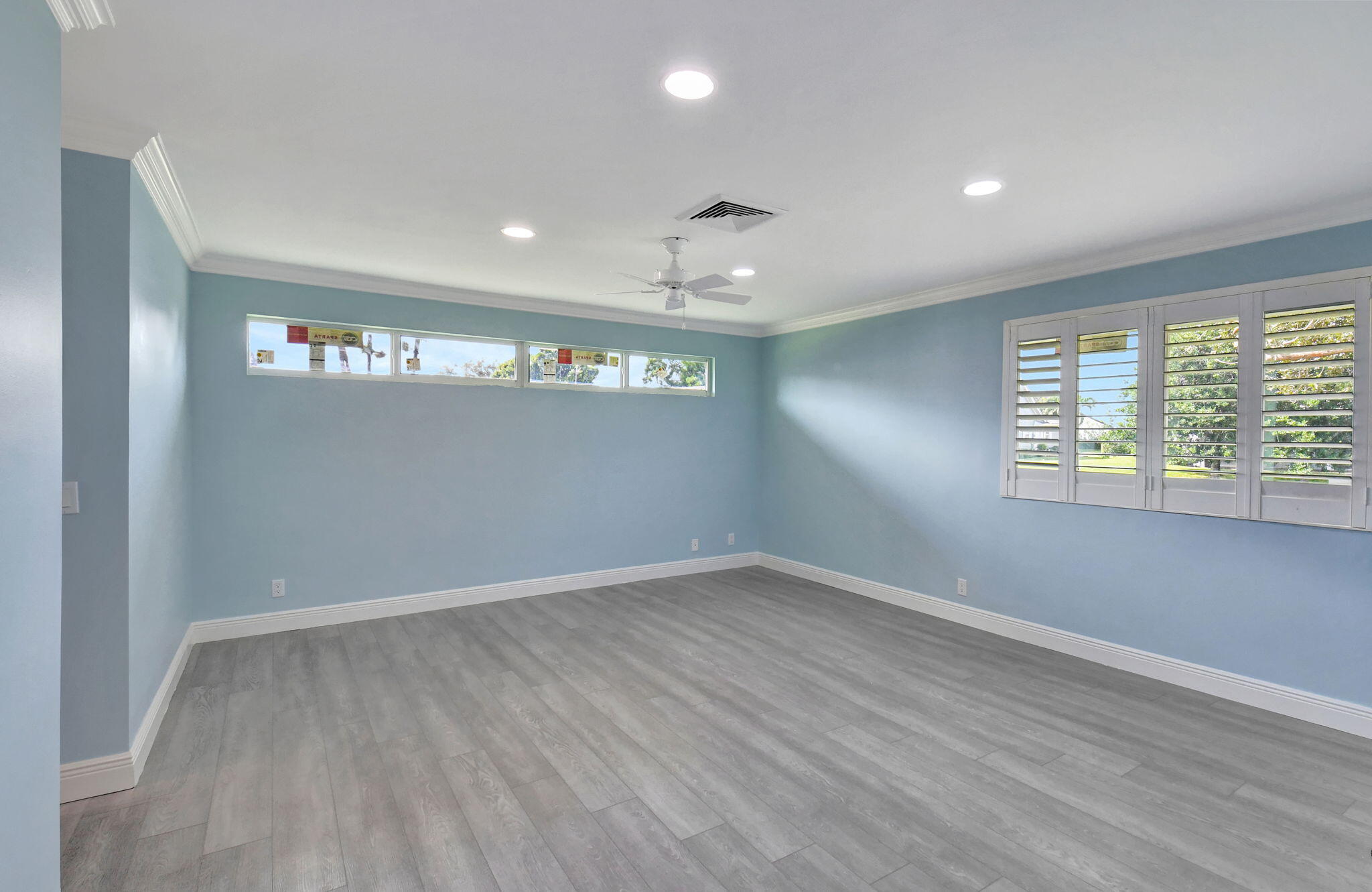 11601 N Lake Drive 10 Garden