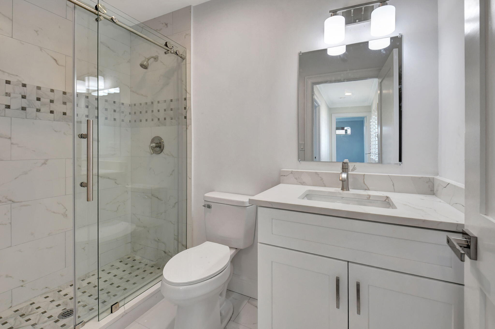 11601 N Lake Drive 10 Garden