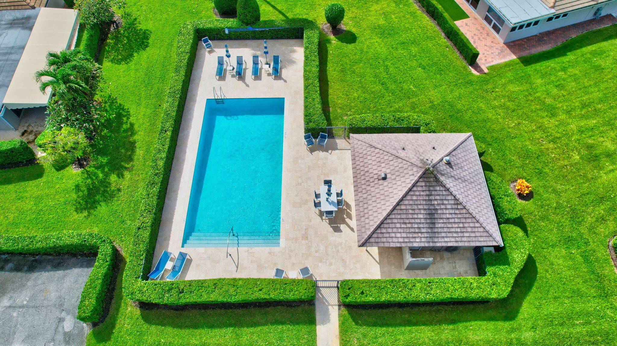 11601 N Lake Drive 10 Garden