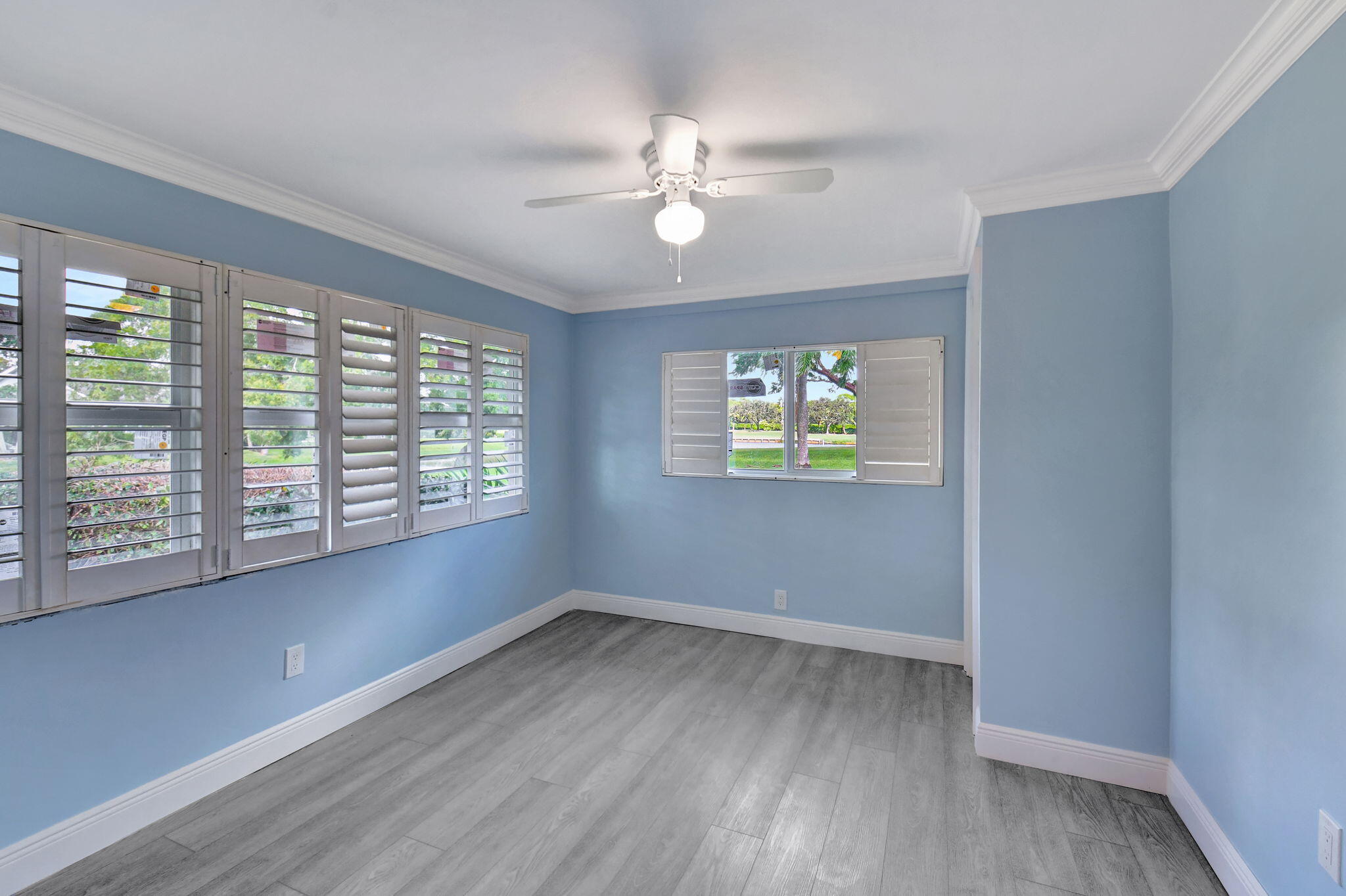 11601 N Lake Drive 10 Garden