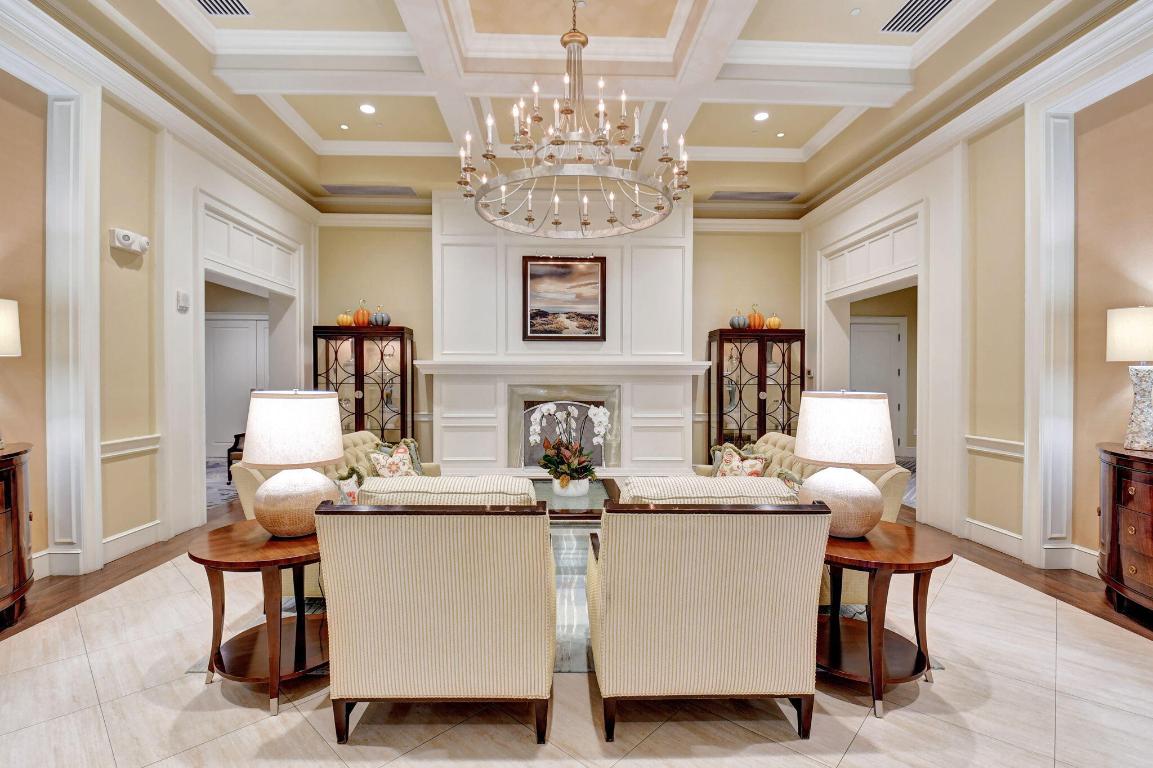 11601 N Lake Drive 10 Garden