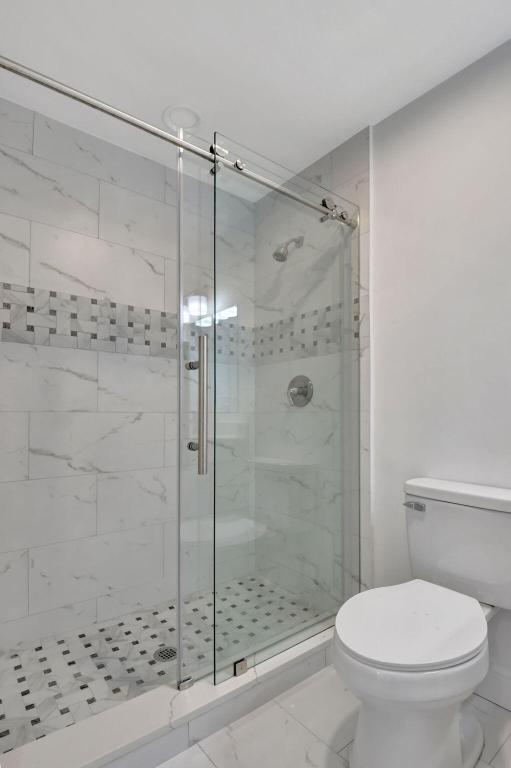 11601 N Lake Drive 10 Garden