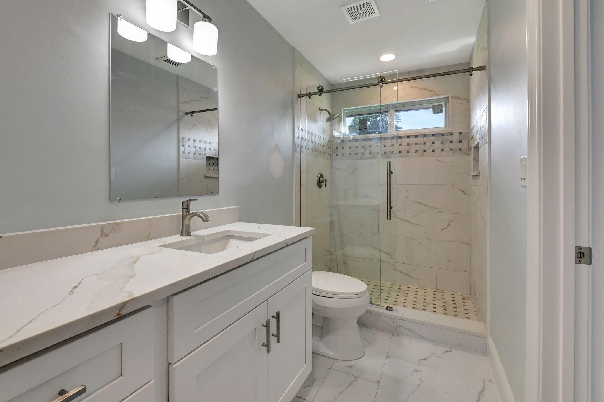 11601 N Lake Drive 10 Garden