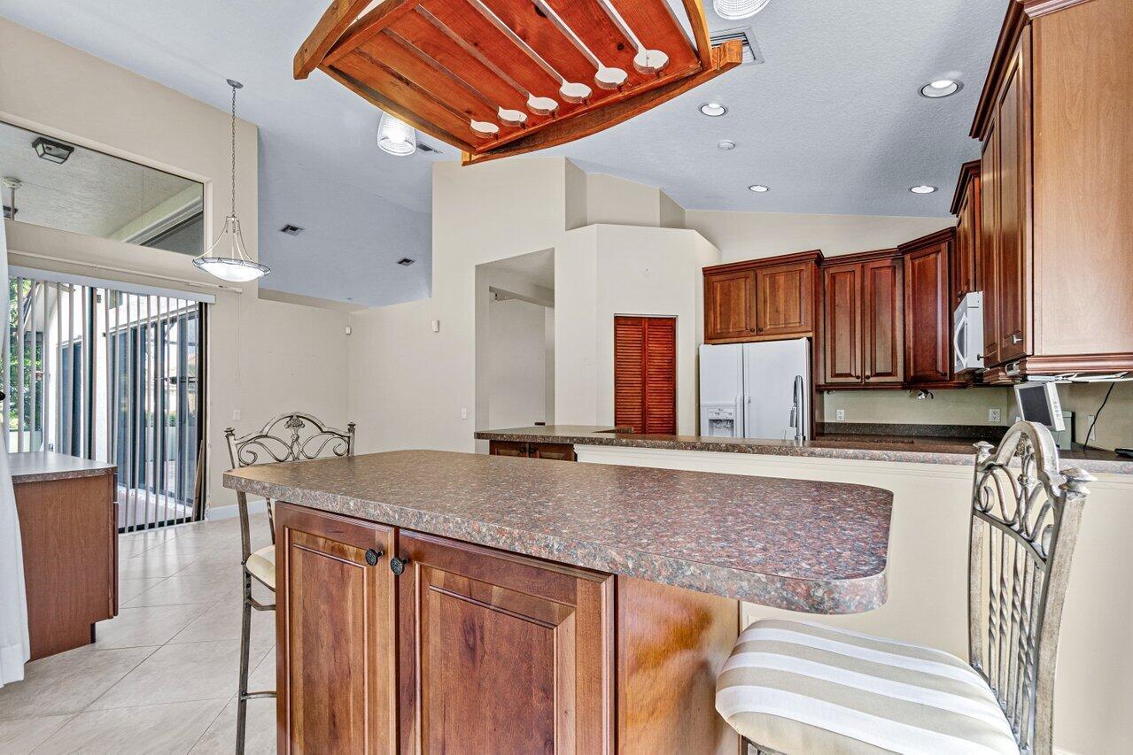 22272 Holcomb Place ()