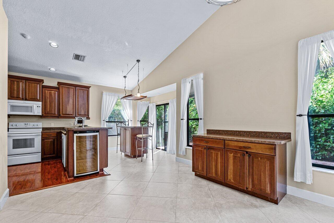 22272 Holcomb Place ()