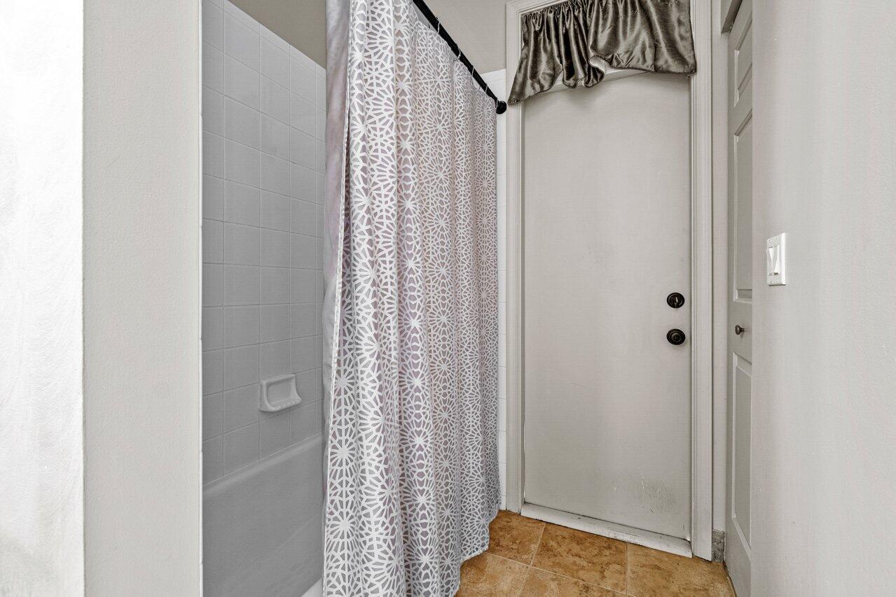 22272 Holcomb Place ()