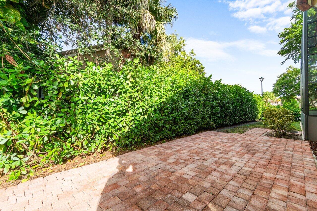 22272 Holcomb Place ()