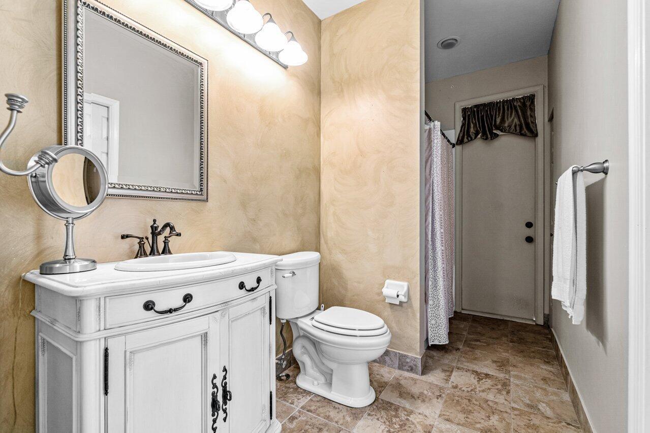 22272 Holcomb Place ()