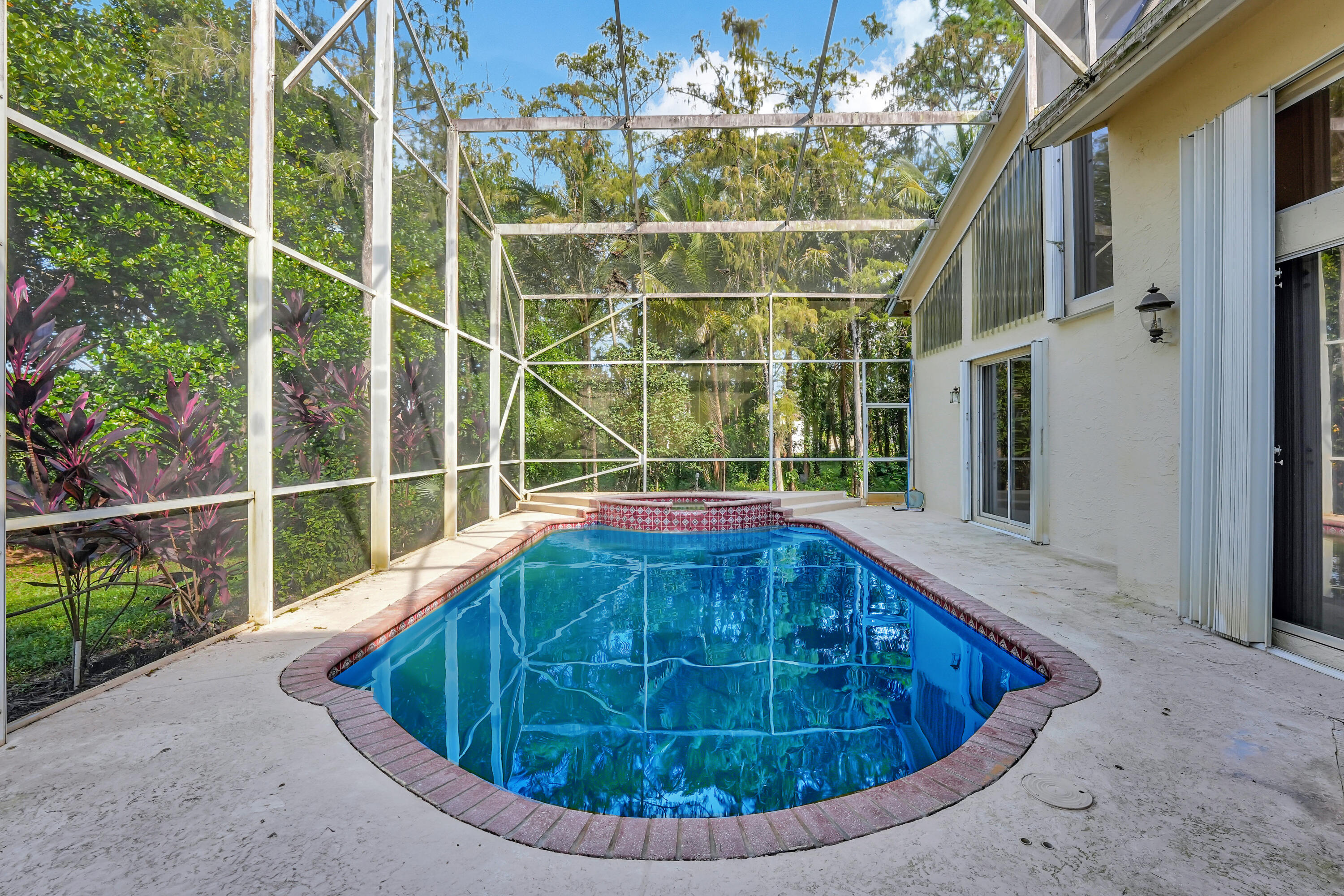 5377 NW 80th Terrace