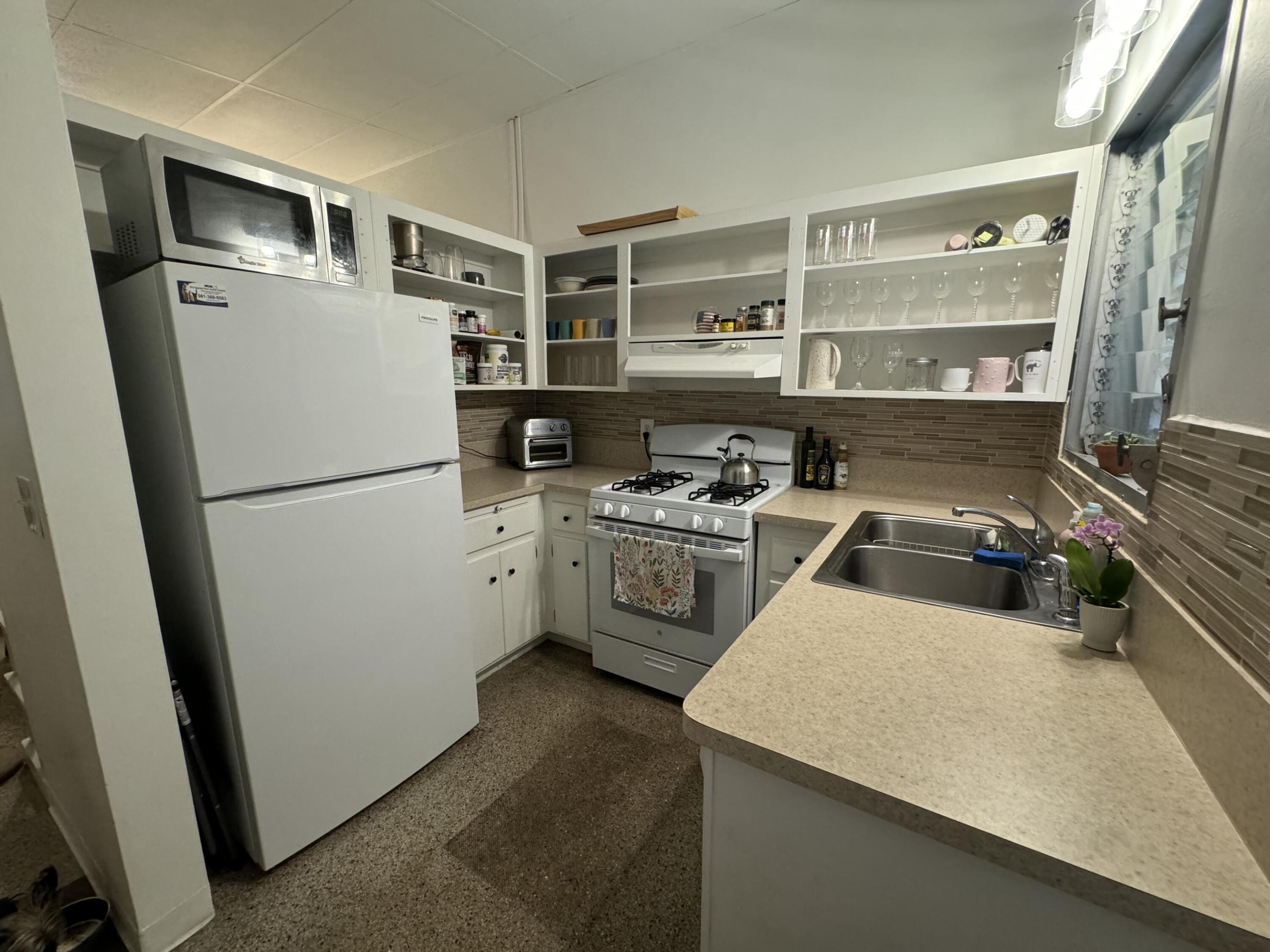 230 NE 7th Avenue 232