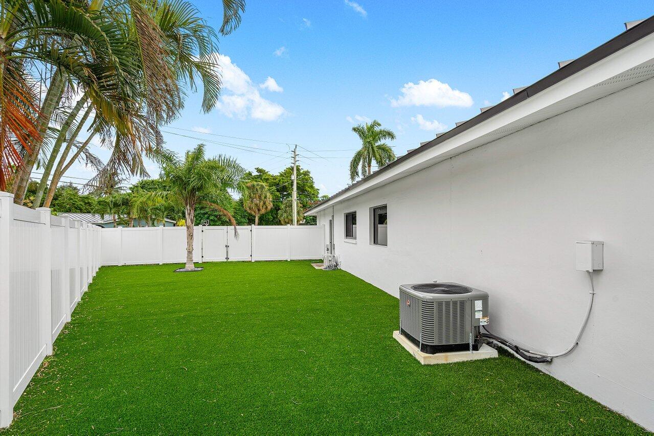 5201 NE 30th Terrace, Lighthouse Point