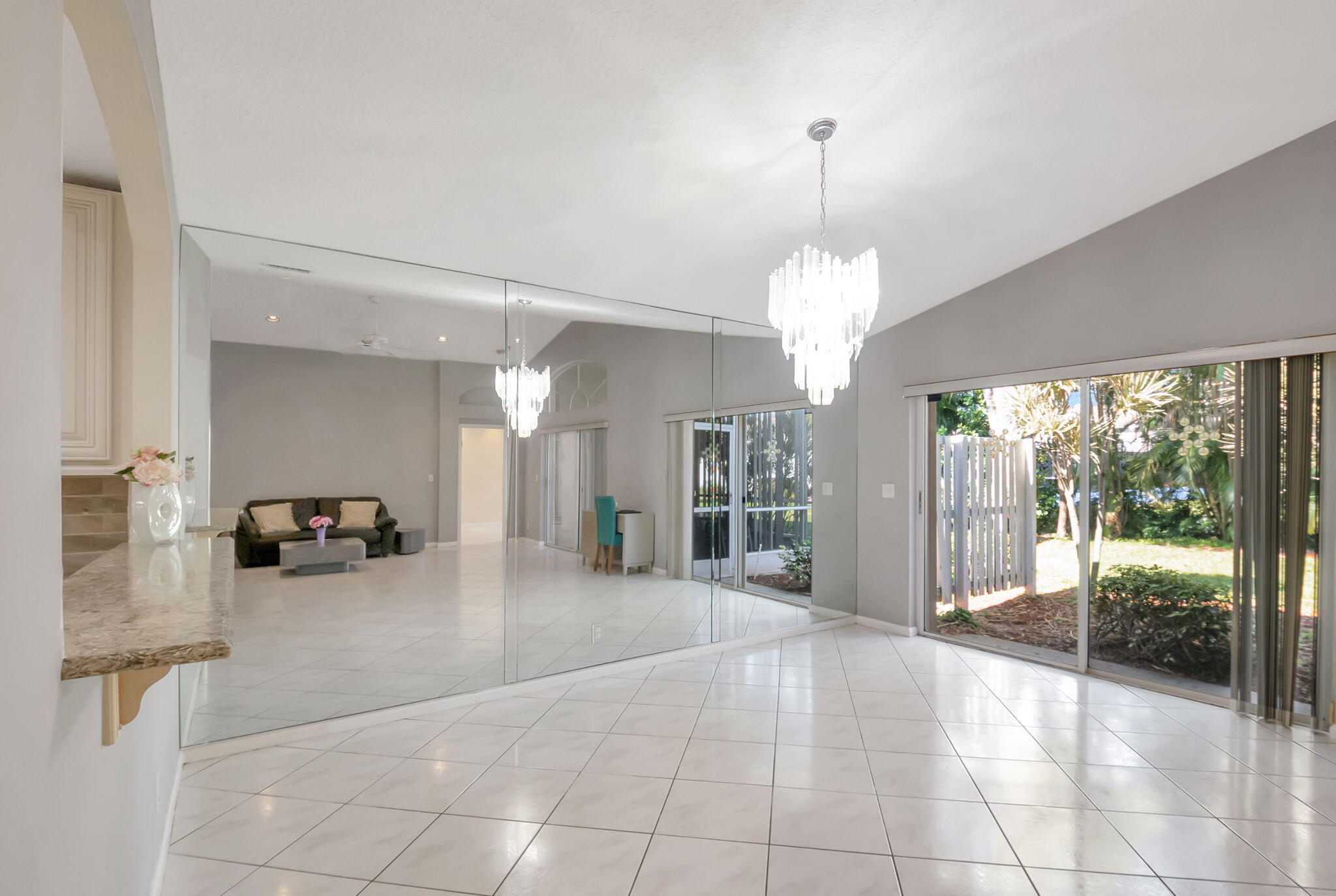 10921 Royal Caribbean Circle