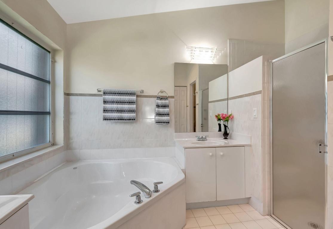 10921 Royal Caribbean Circle