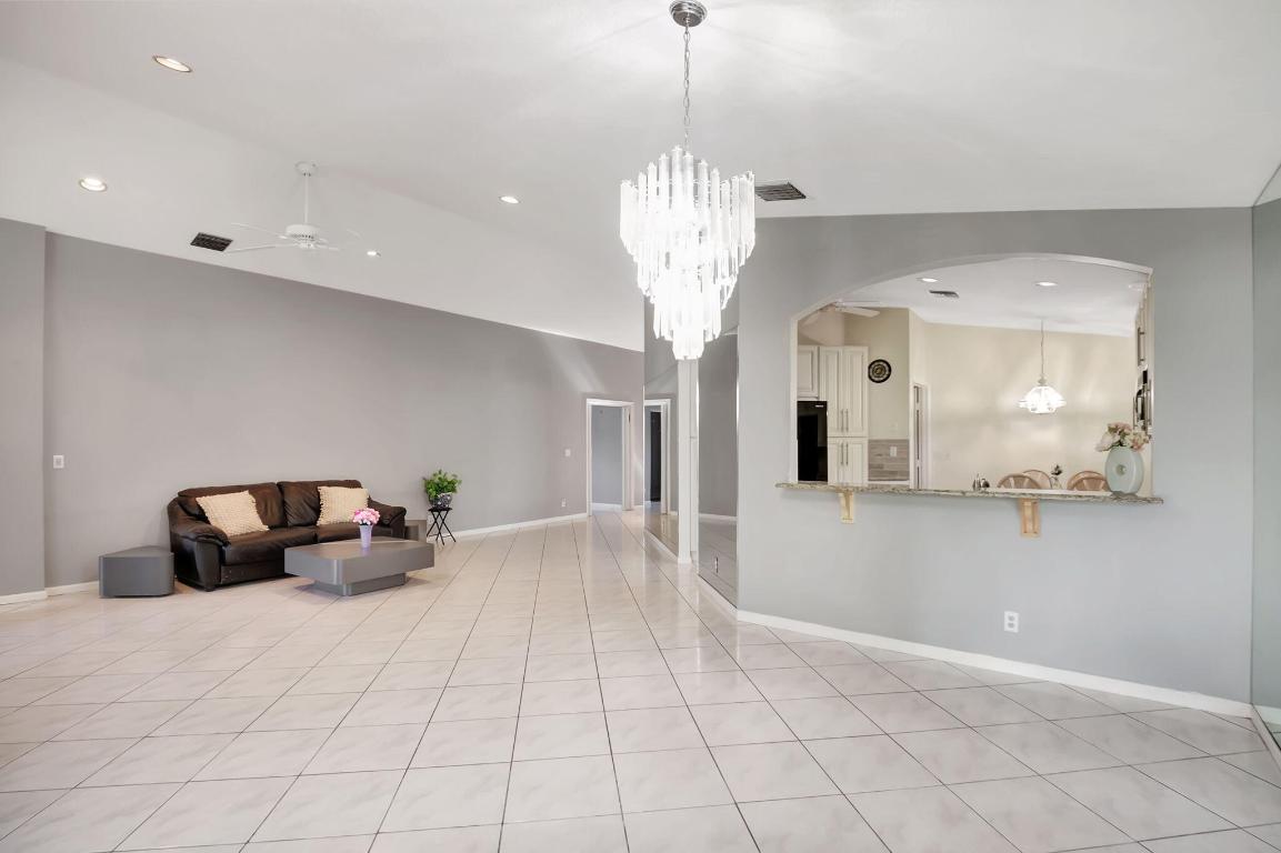 10921 Royal Caribbean Circle