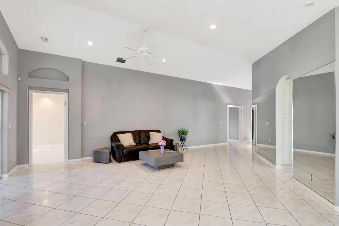 10921 Royal Caribbean Circle