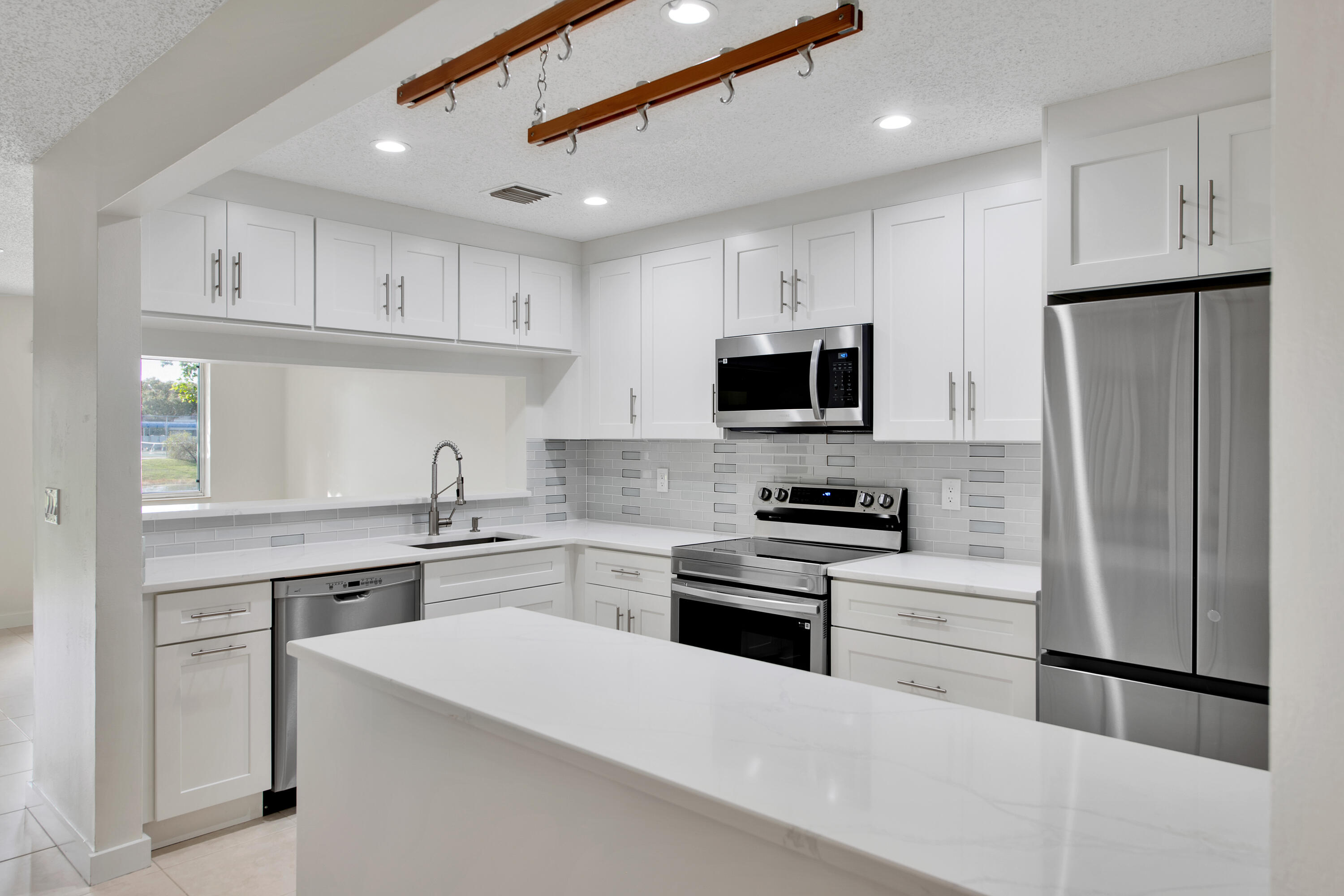 1889 Discovery Way, Deerfield Beach