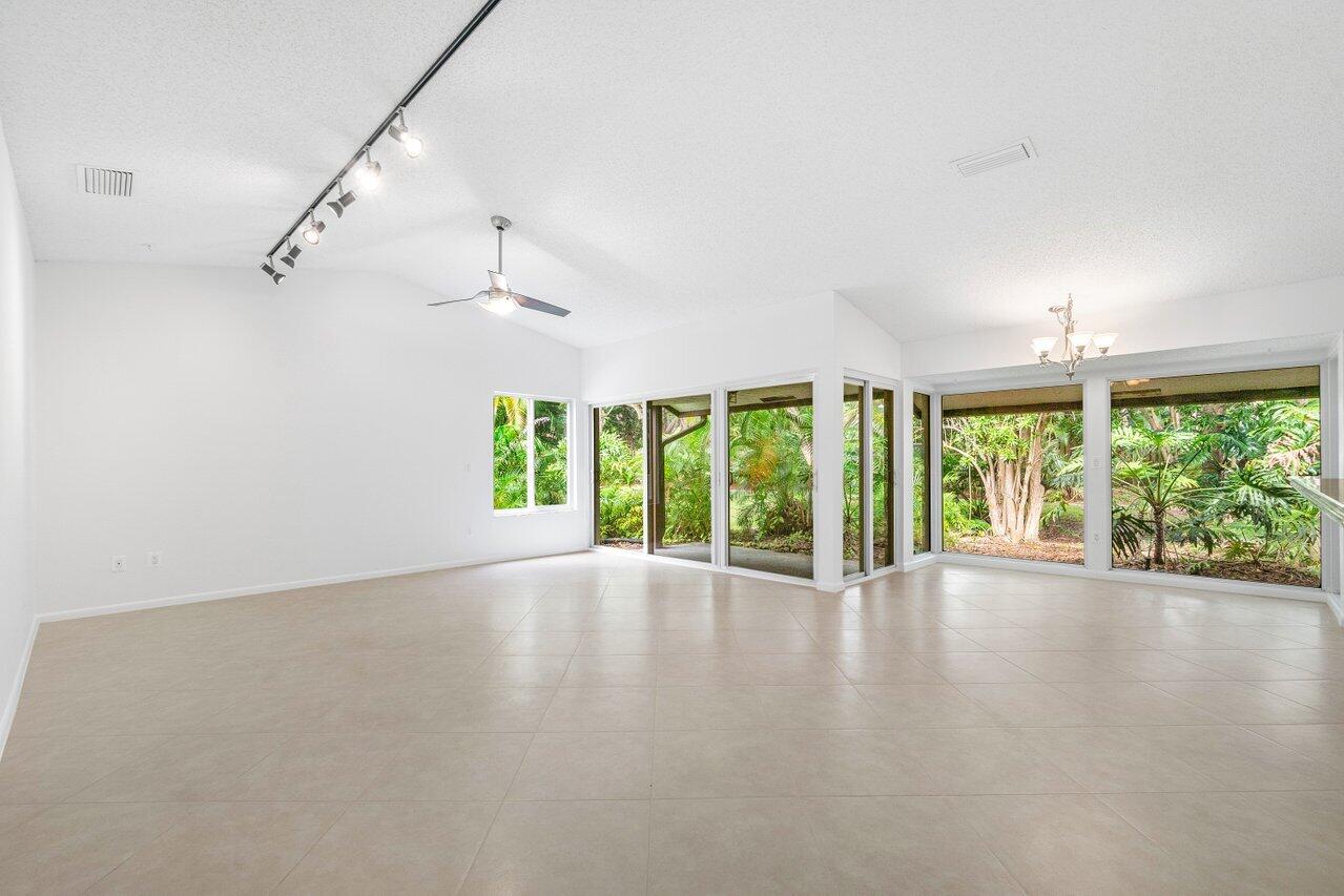 2423 NW Timbercreek Circle NW, Boca Raton