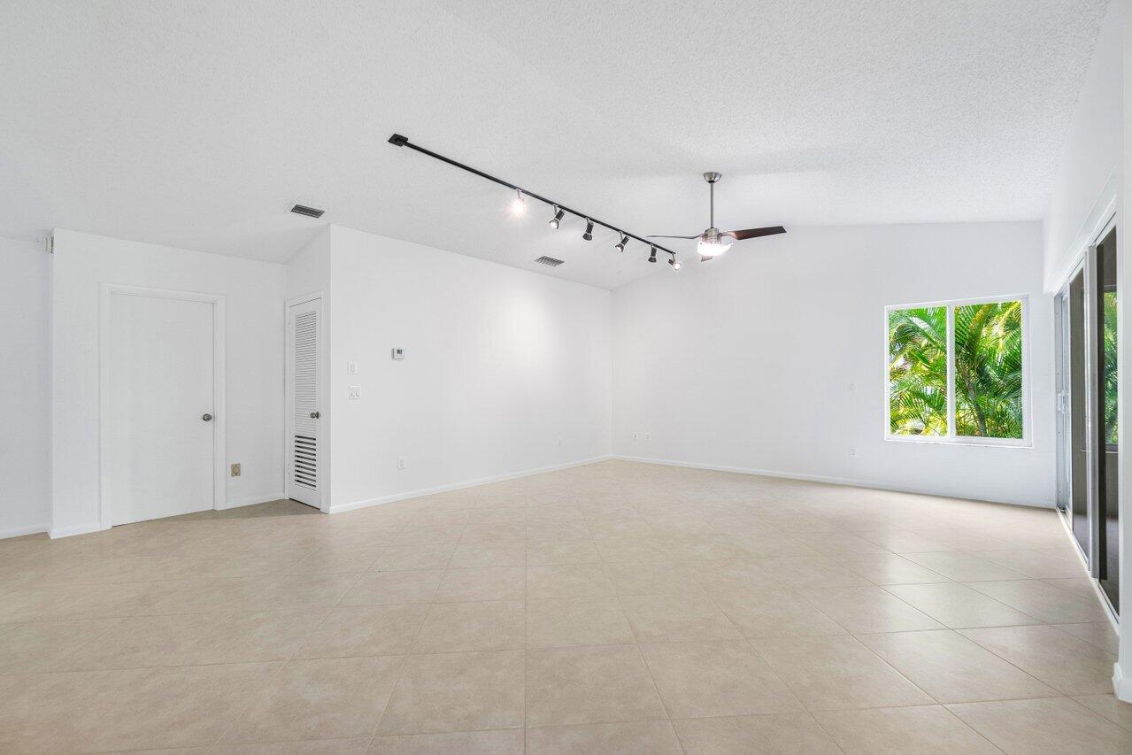 2423 NW Timbercreek Circle NW, Boca Raton