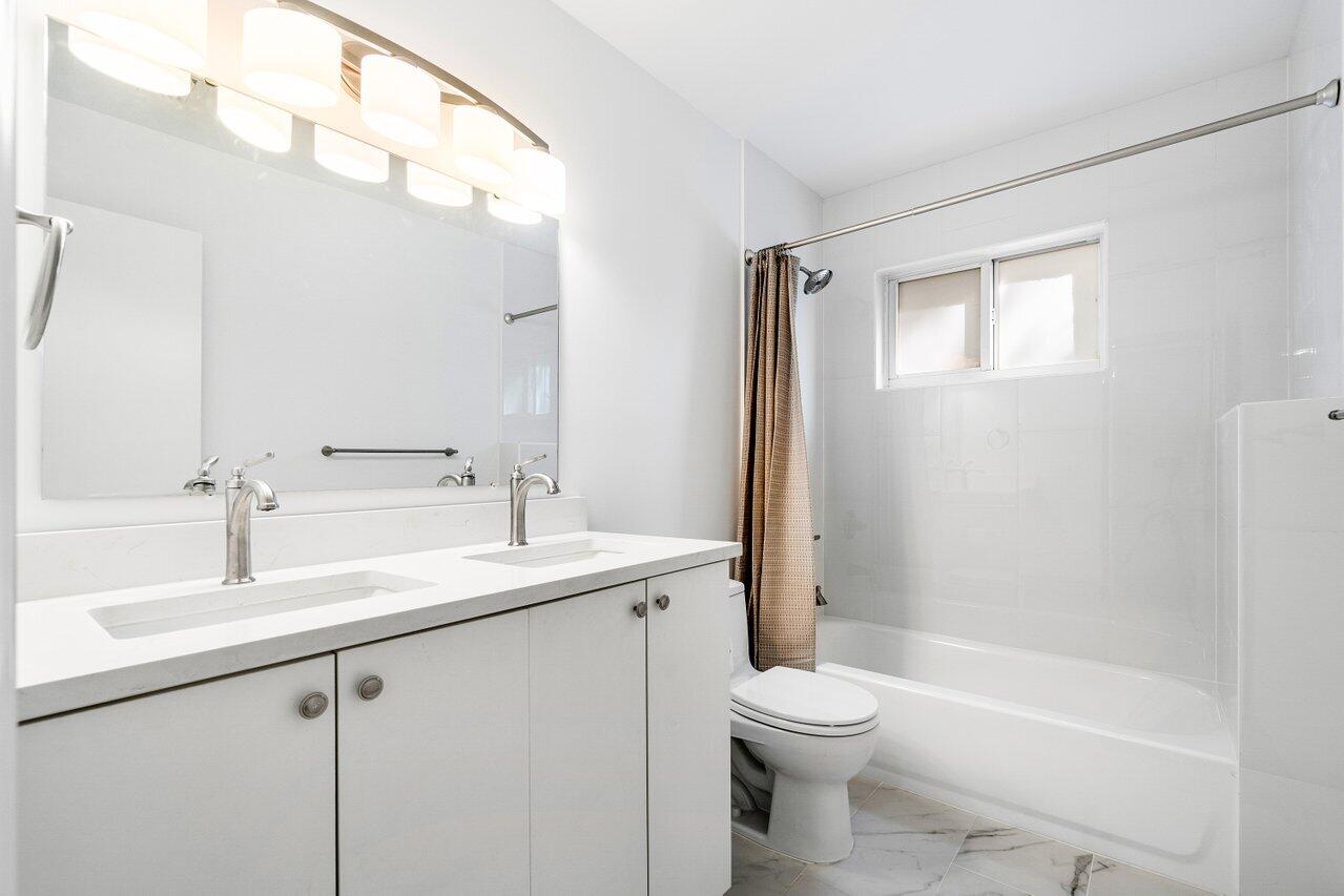 2423 NW Timbercreek Circle NW, Boca Raton