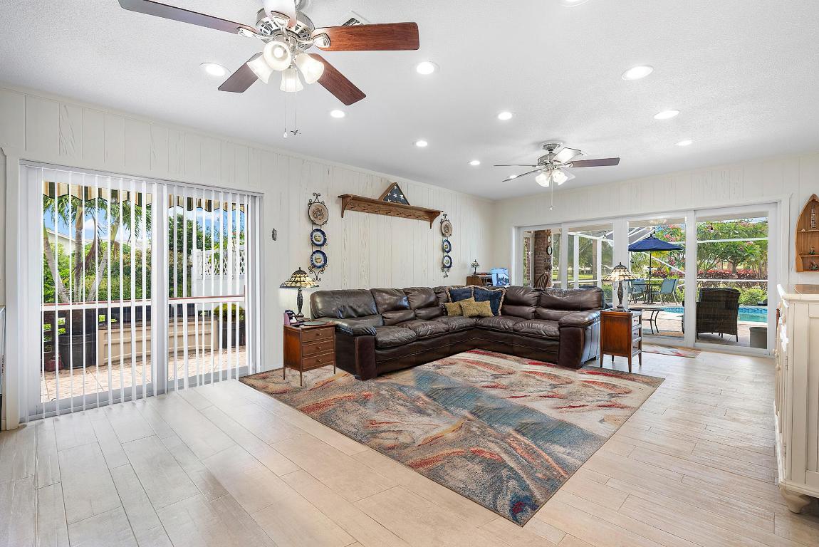 400 S Country Club Drive, Atlantis