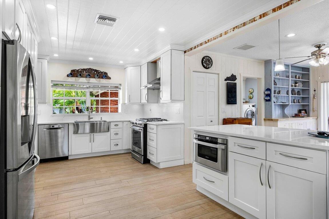 400 S Country Club Drive, Atlantis