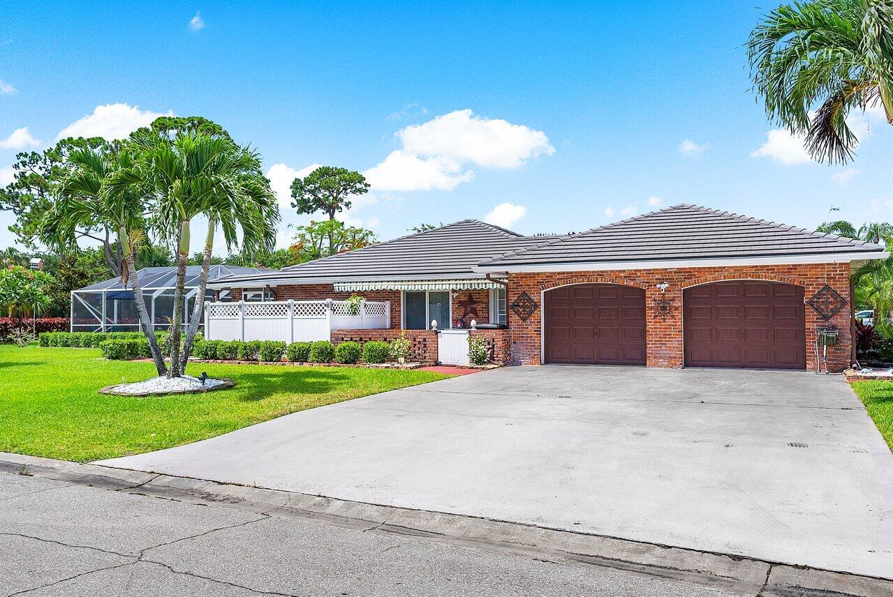 400 S Country Club Drive, Atlantis