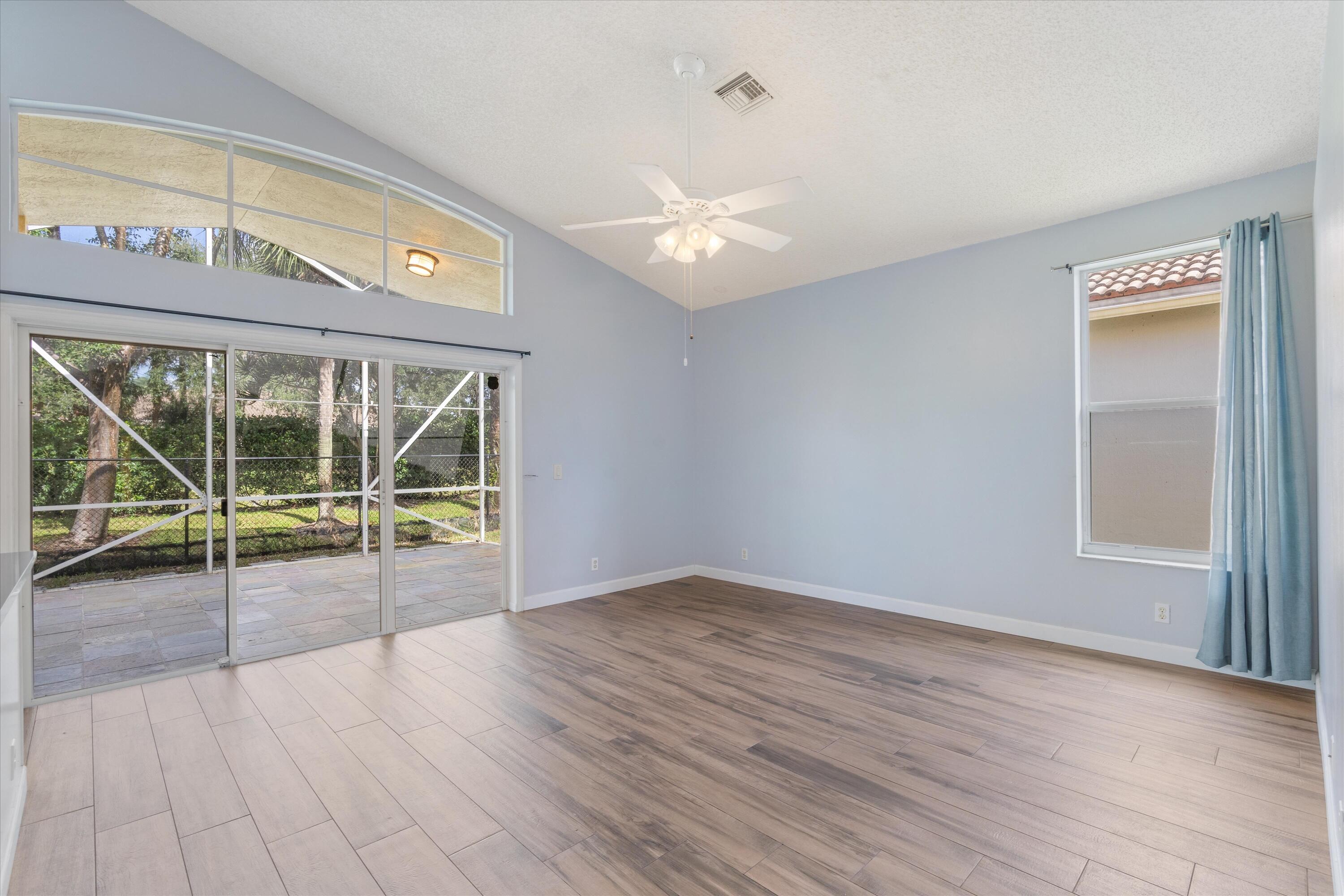 9517 Verona Lakes Blvd Boulevard