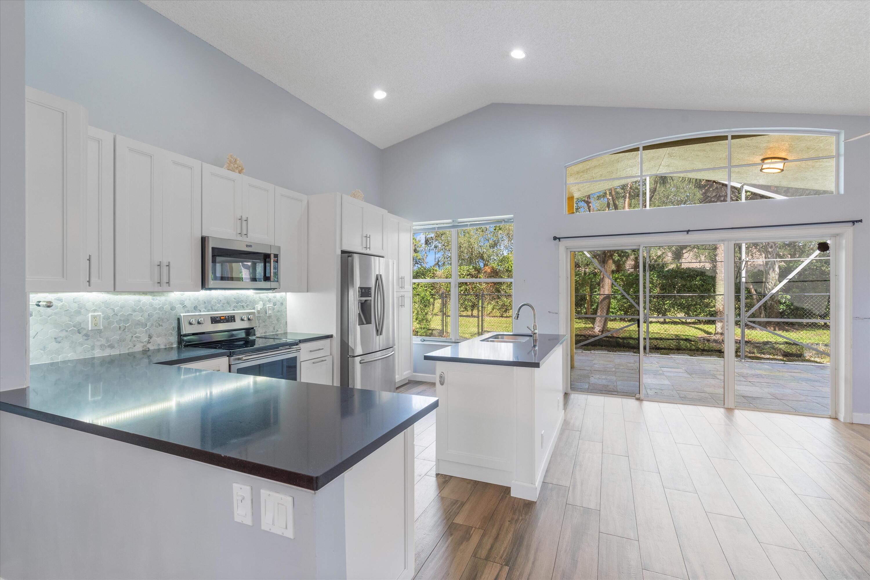 9517 Verona Lakes Blvd Boulevard