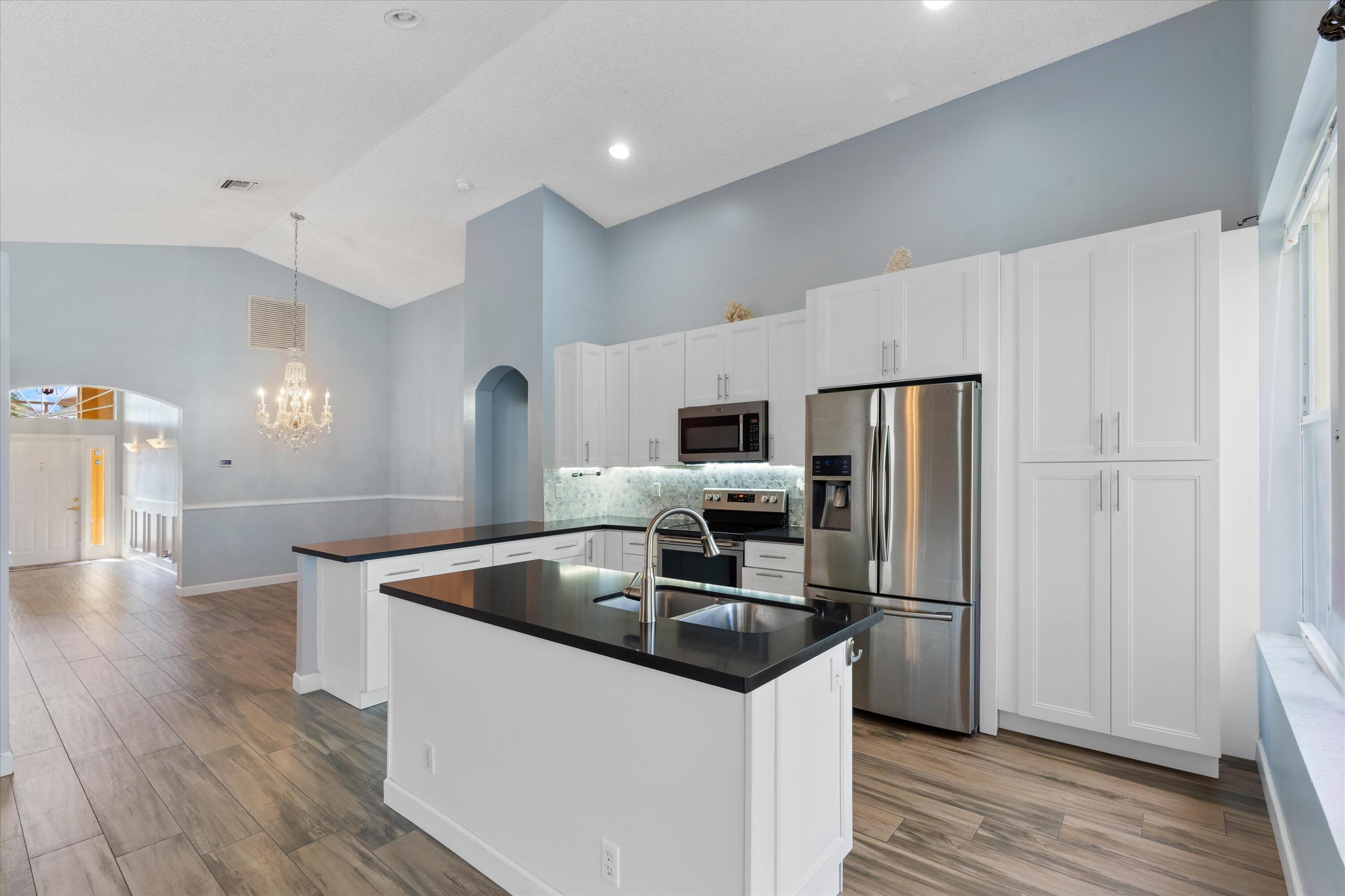 9517 Verona Lakes Blvd Boulevard