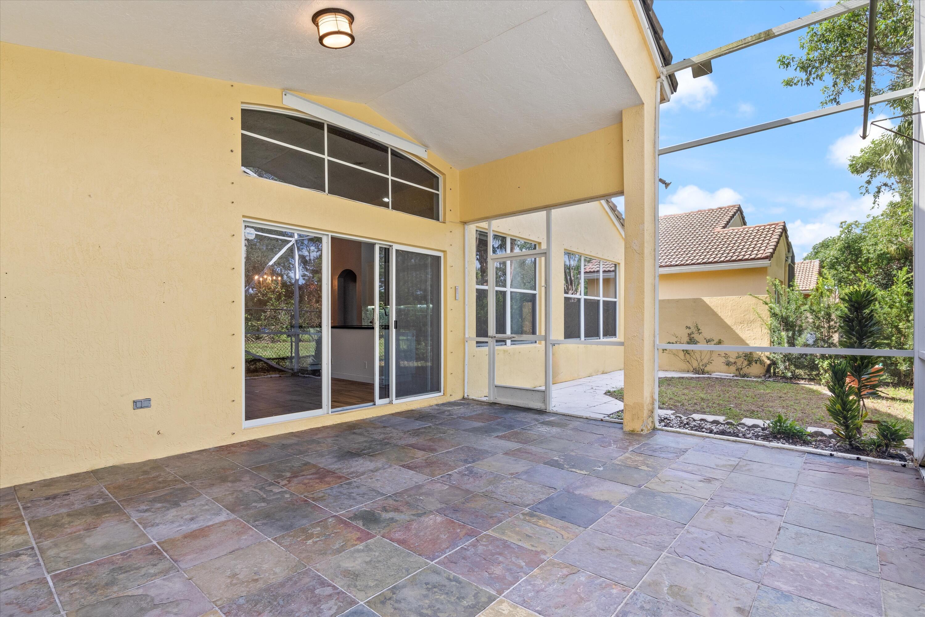 9517 Verona Lakes Blvd Boulevard