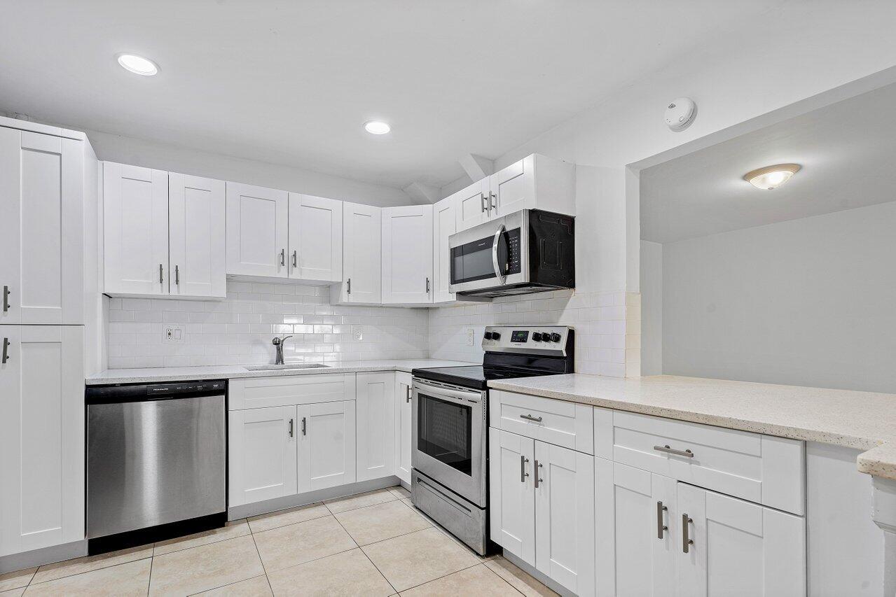 22725 SW 66th Avenue 204