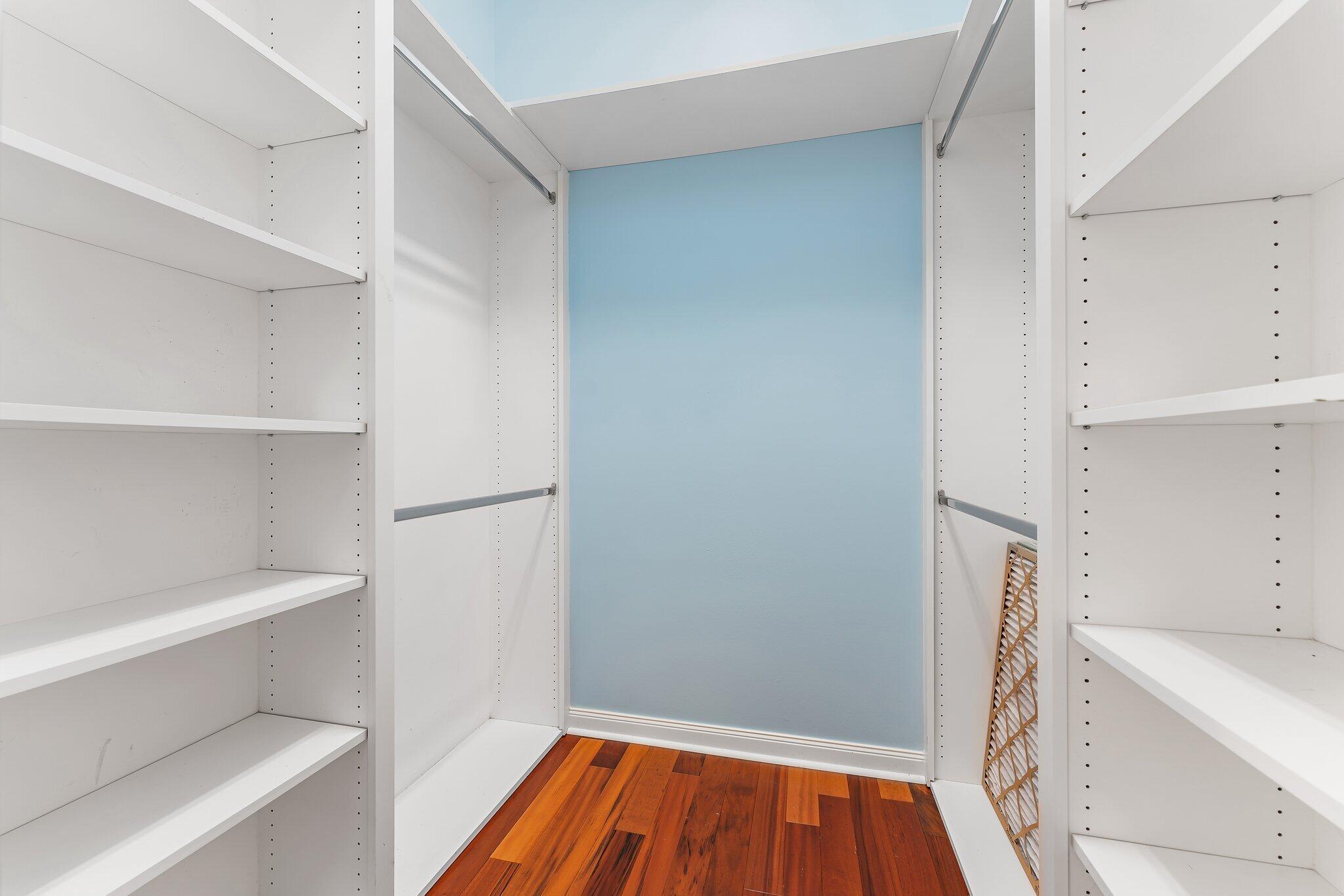 215 New Haven Boulevard