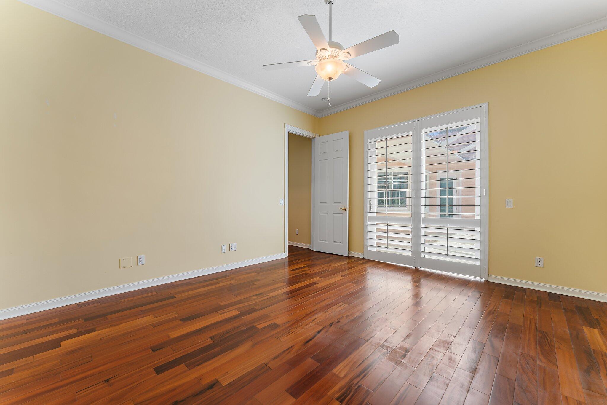 215 New Haven Boulevard