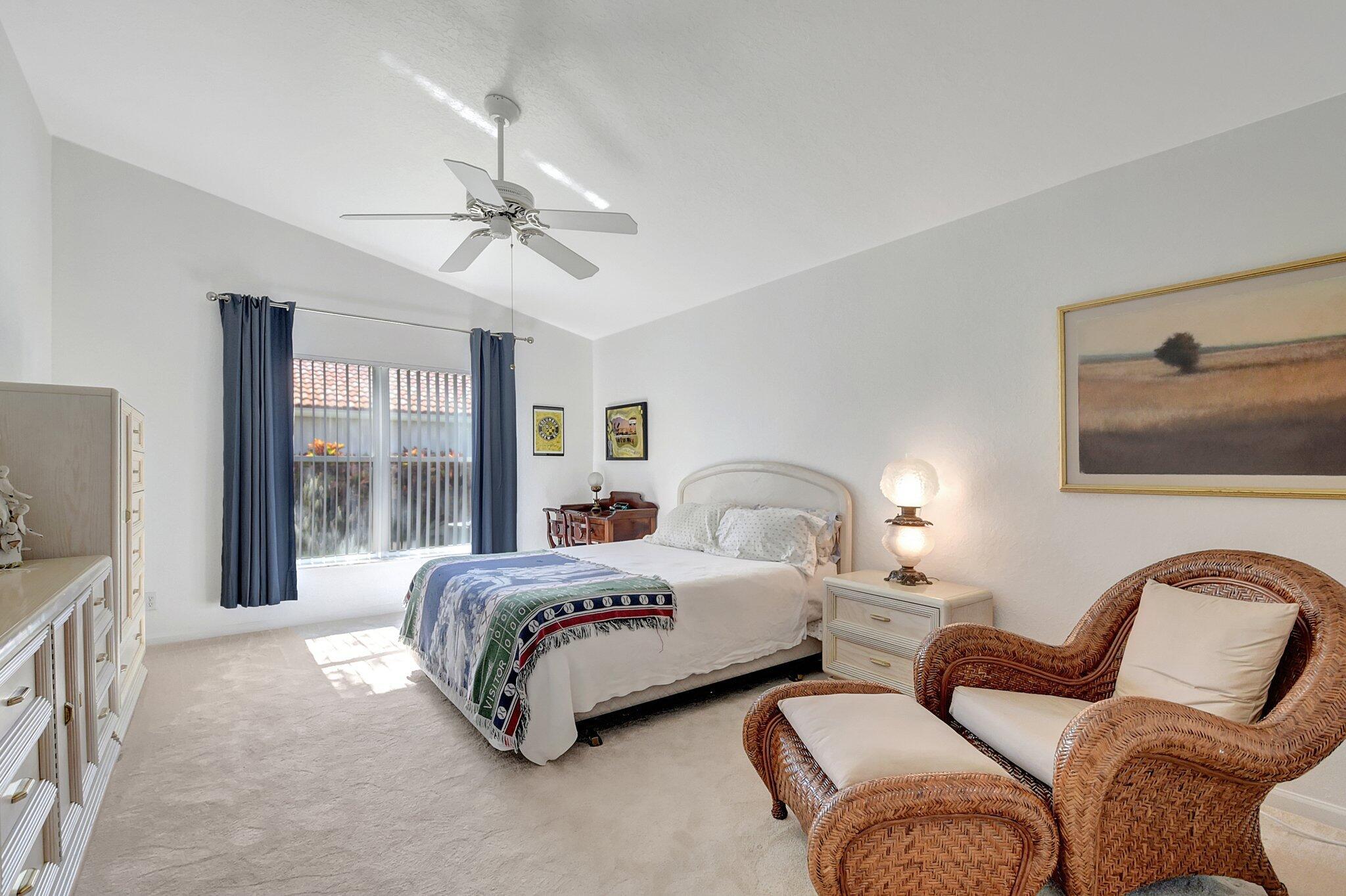 5946 Royal Isles Boulevard