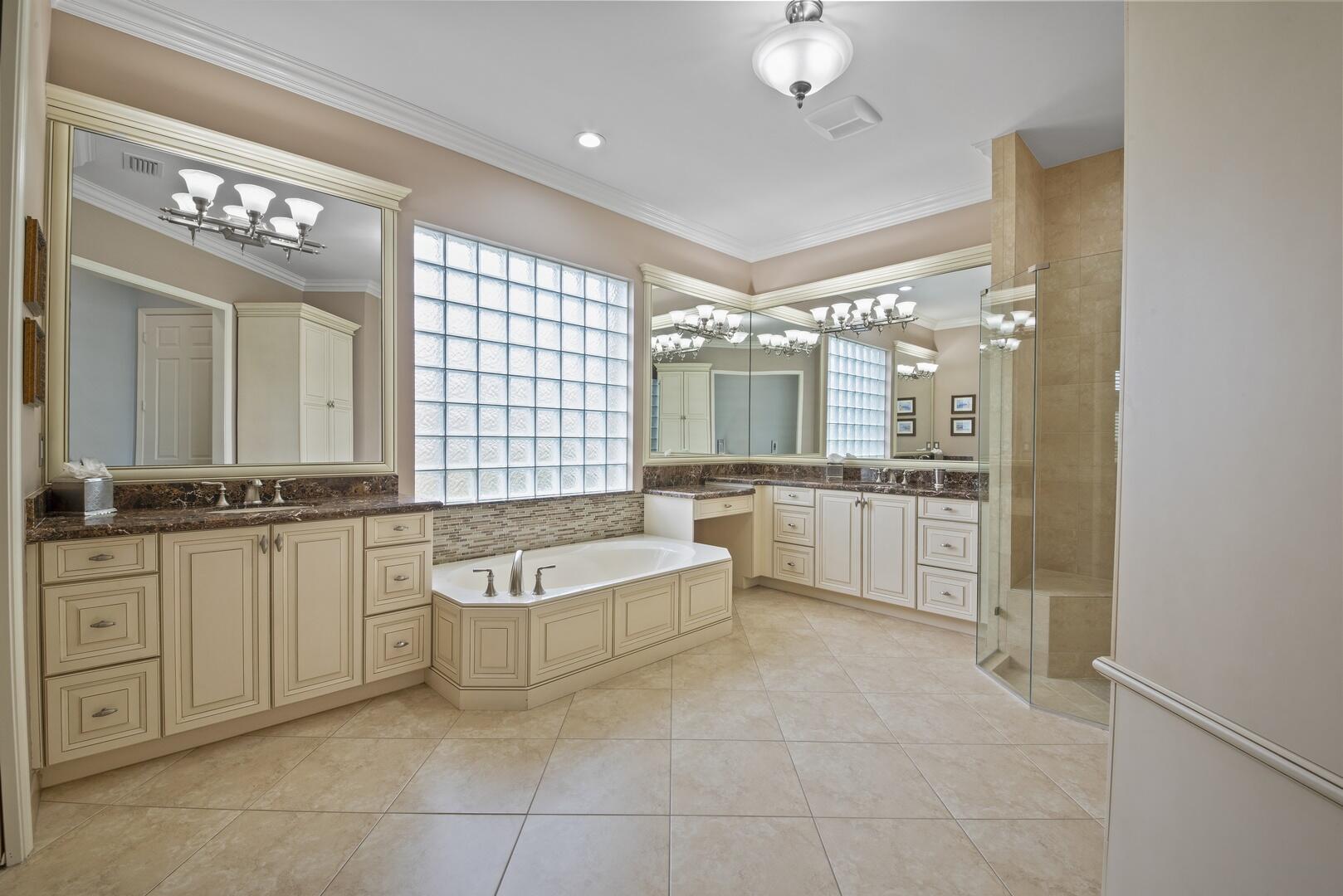 10648 Whitewind Circle, Boynton Beach