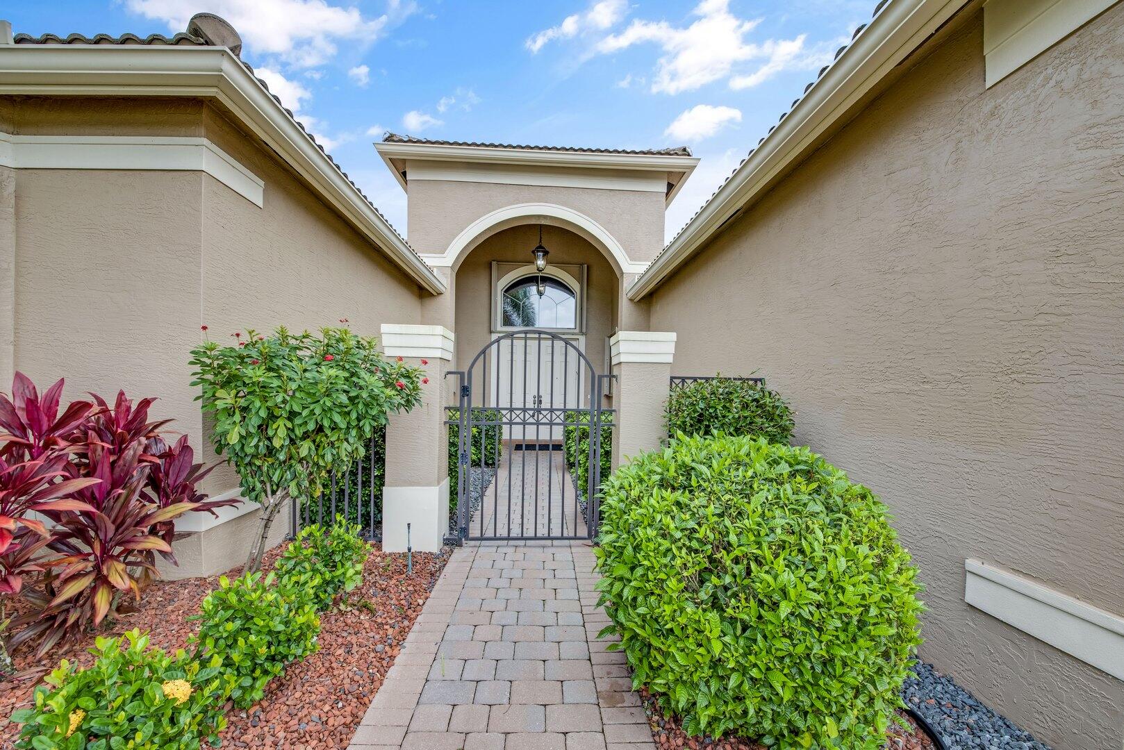 10648 Whitewind Circle, Boynton Beach