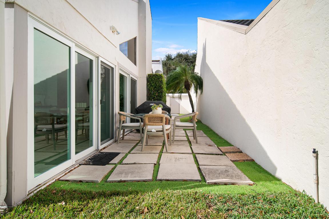 17012 Traverse Circle