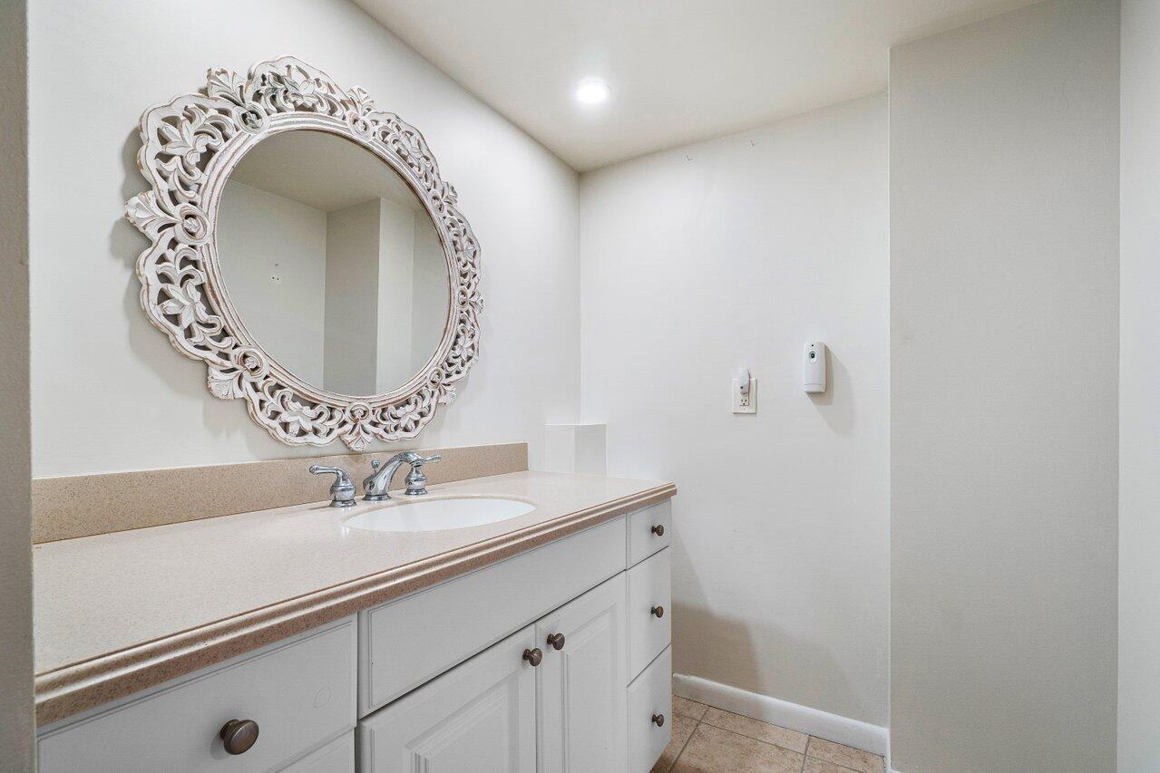 799 Jeffery Street 312