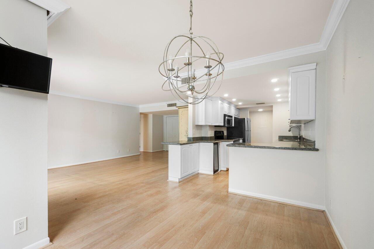 799 Jeffery Street 312