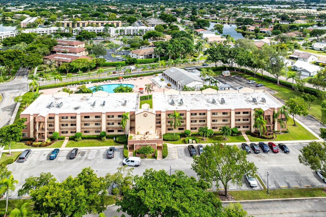 10667 W Clairmont Circle 301, Tamarac Unit: 301