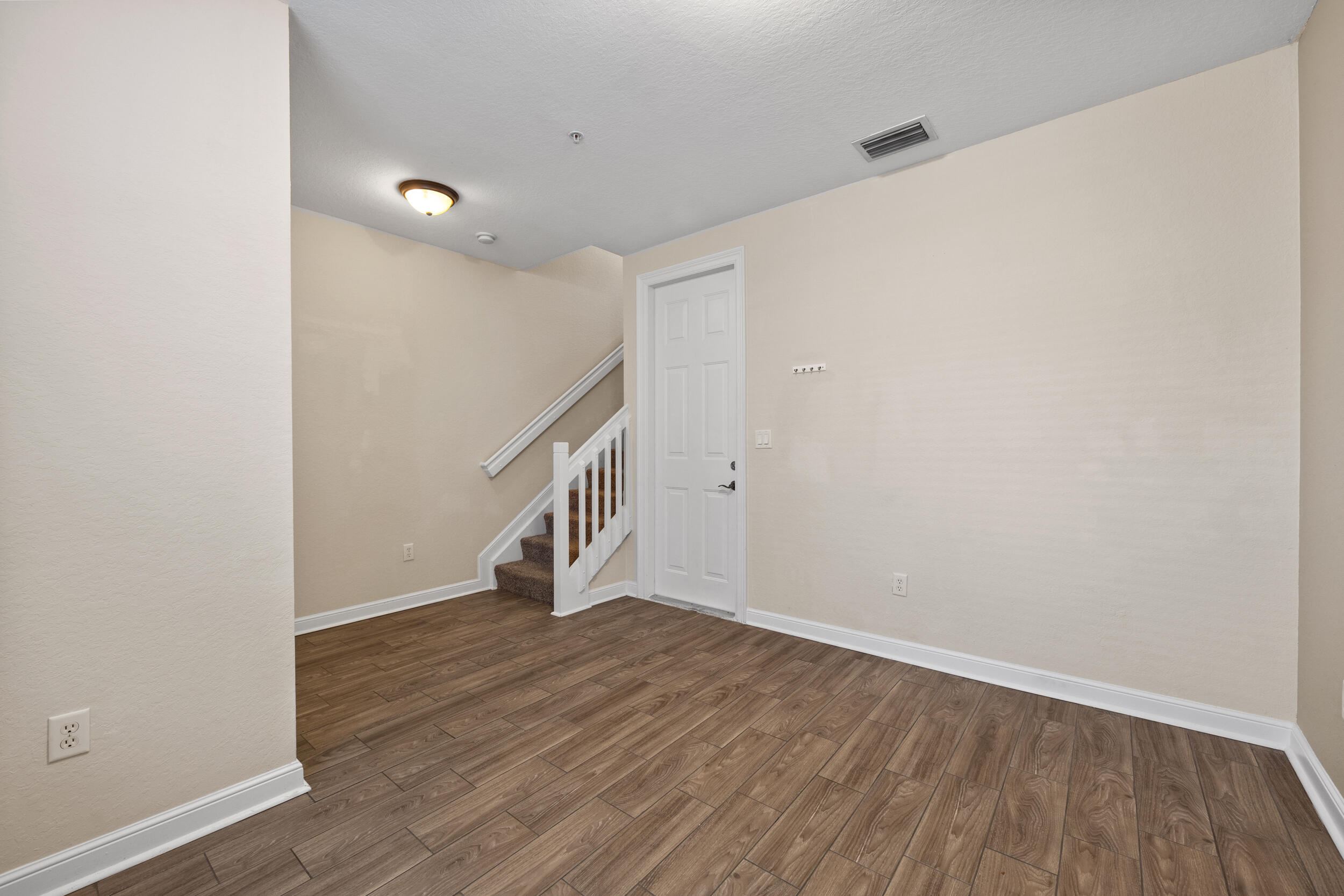 433 Amador Lane 4