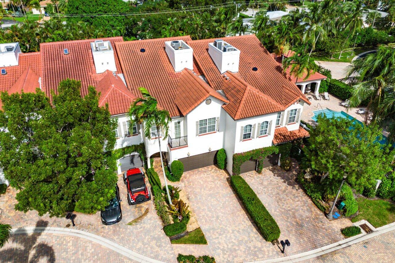 833 Estuary Way