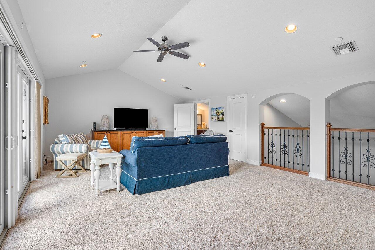 833 Estuary Way