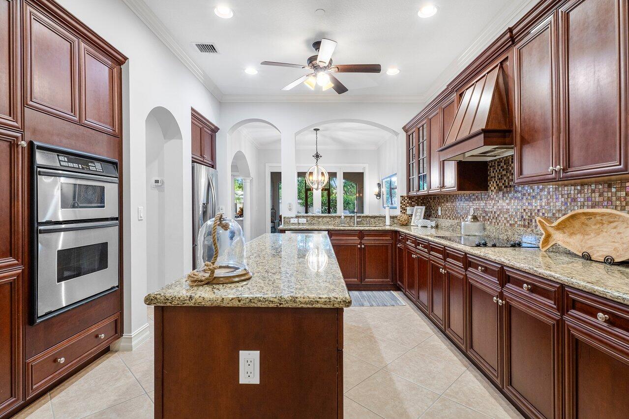 833 Estuary Way